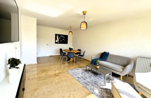 Siek Apartment | 150m² Apartment nahe A1 - 5 Schlafzimmern - 3 Bäder - 50m² Terrasse