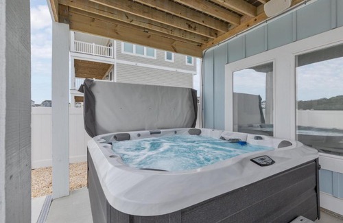 Whalehead Beach House | 1542 - Southern Blue Crab by Resort Realty