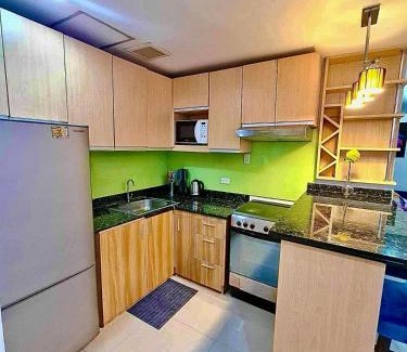 San Antonio Apartment | 16 Guest for Group at Palm Tower 2 Makati RM 203