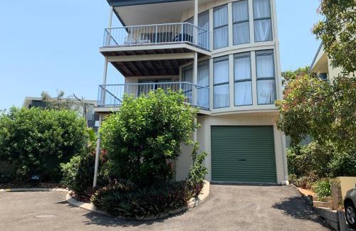Castaways Beach House | 17 Castaways Cove David Low Way Castaways Beach