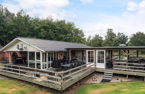 Vester Grønning House | 17 person holiday home in Roslev-By Traum