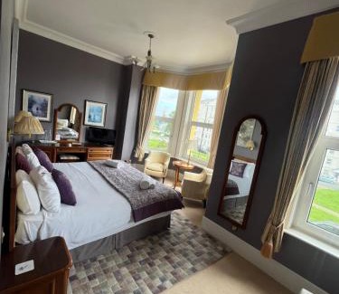 Eastbourne Seafront Bed & Breakfast | 17 Wilmington Square