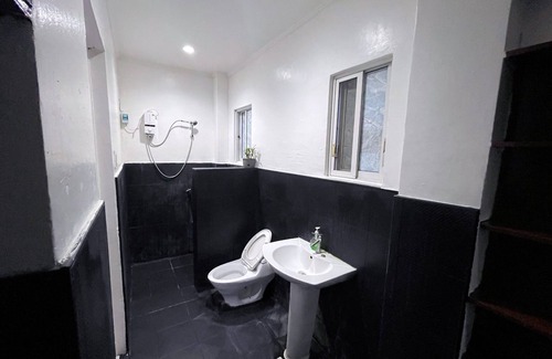 Lahug House | 18 La Guardia Ext