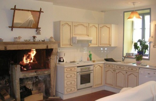 Pervencheres Cottage | 18th Century Cottage in Perche with WIFI and Pets Allowed