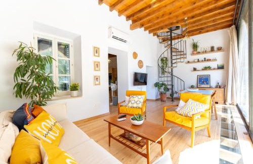 Nicosia House | 1927 Heritage House - Indoor Garden , Old City