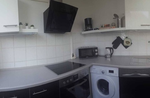 Hochheide Apartment | 1A apartment 85m2 -up to 6 persons with balcony and elevator fast WLAN