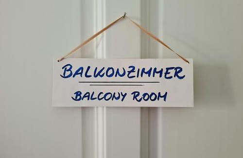 Mitte House | 1A-LAGE, Blick - 2 großzügige Zimmer mit Balkon & Bad auf eigener Etage - SUPER CENTRAL, view - 2 big rooms with balcony & bathroom