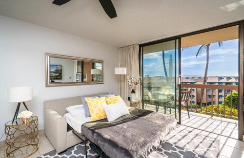 Kihei Apartment | 1BD Condo with Ocean Views: 40% OFF, Self Check-In