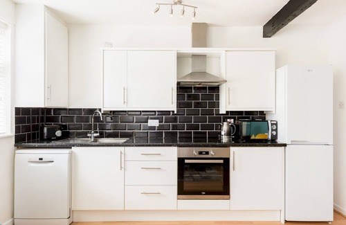 Leamington Spa Apartment | 1Bed Flat with parking Royal Leamington Spa | Pass the Keys