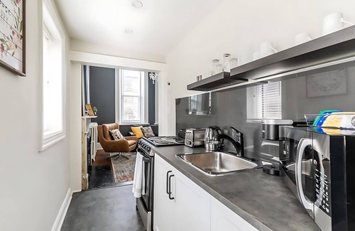 Hamilton Apartment | 1BR Apartment - James South Area