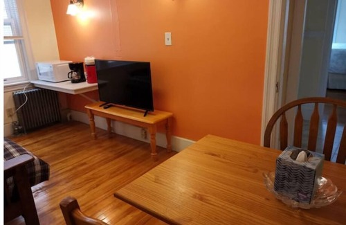 Worcester Apartment | 1BR Apt walk to MCPHS, WPI, St Vincent Hospital