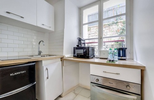 Saint-Maurice Apartment | 1BR at 10 minutes from Paris: Close to Transport