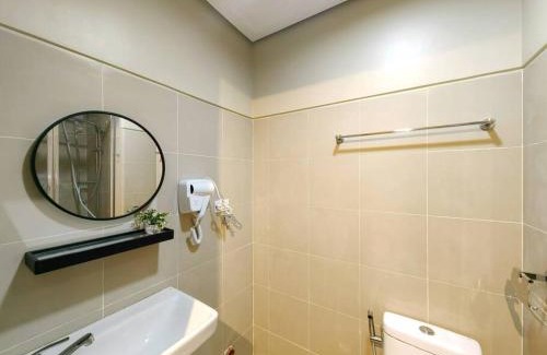 Highway Hills Apartment | 1BR Condotel with Balcony FAME Residences #FM24