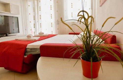 Riva del Garda Apartment | 1Dest - Private Garden In Paradise