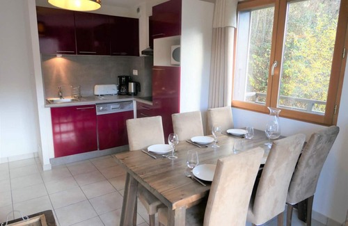 Saint-Gervais-les-Bains Apartment | 1st floor, view mountain, swimming pool, balcony, parking, tv, ski locker, 42m², Saint Gervais