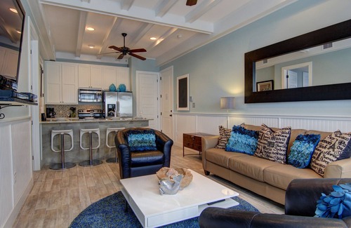 Cinnamon Shore Condo | 1st-Floor Condo@Cinnamon Shore w/Patio & Easy Access to Great Amenities!