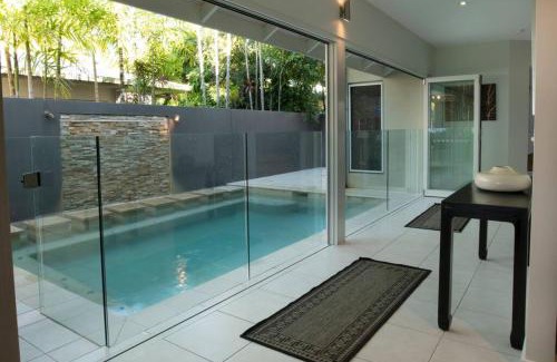 Mission Beach Apartment | 2/24 Donkin - Luxury - Absolute Beachfront