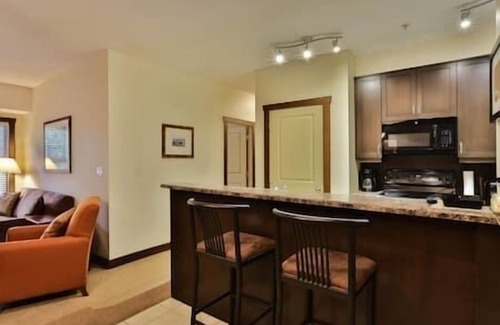 East Kootenay Apartment | 2 BDR Condo/Hot Tub/Gym