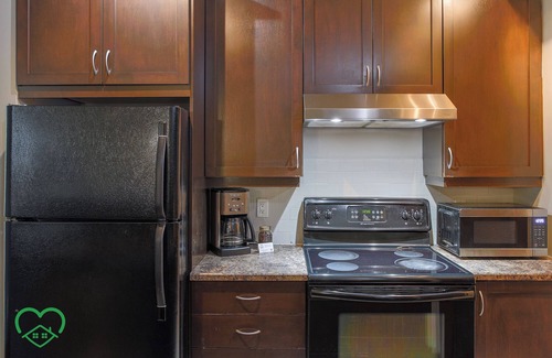 East Kootenay Apartment | 2 BDRM Condo - Superb Facilities - Great Location