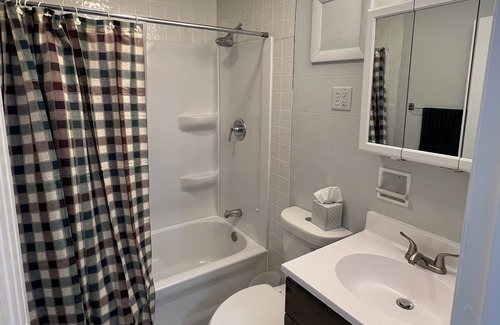 Springfield House | 2 Bed, 1 Bath + Office. Newly Renovated. Centrally located. Security Cameras.