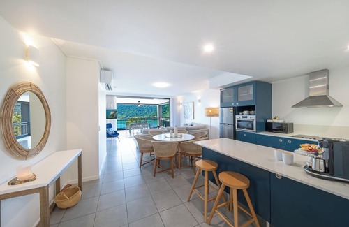 Airlie Beach Apartment | 2 Bed 2 Bath apartment with breath-taking Coral Sea views