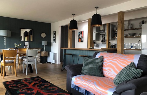 Lochinver Apartment | 2 bed Apartment, Waterfront Views, 5 Mins From Shops & Restaurants