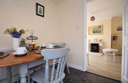 Hele House | 2 Bed in Combe Martin 51619