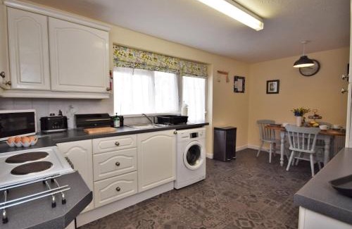 Hele House | 2 Bed in Combe Martin 51619
