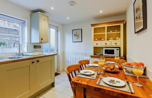 Ludwel House | 2 Bed in Ludlow 91422