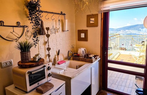 Safed Old City House | 2 Bed Suite in the Old City and Commercial District. 2 Balconies, Meiron Scenery