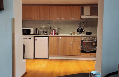 Stambolovo Apartment | 2 Bed Villa - Sleeps 7 - Private Garden - Parking