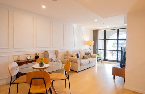 Braddon Apartment | 2 Bedroom 2 bath 1 Car on Lonsdale Street