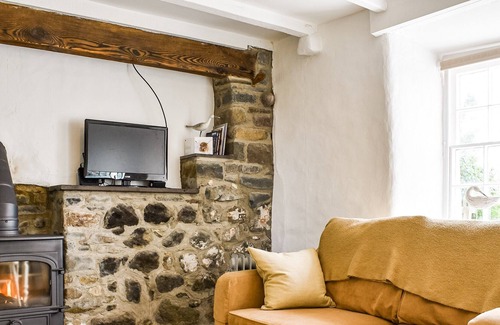 Garn Fadryn Cottage | 2 bedroom accommodation in Llangwnadl, near Pwllheli