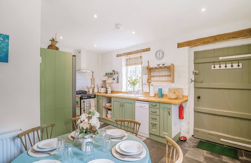 West Pennard Apartment | 2 bedroom accommodation in West Pennard, near Glastonbury
