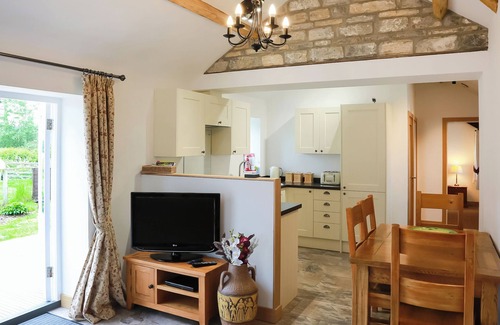 Blackford Cottage | 2 bedroom accommodation in South Barrow, near Yeovil