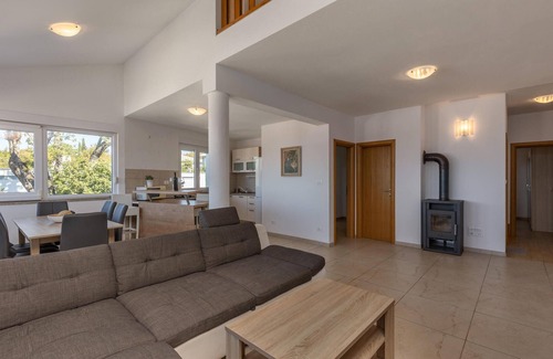 Njivice Apartment | 2 bedroom amazing apartment in Njivice