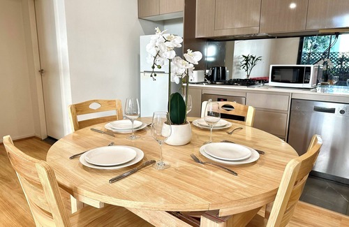 Sydney Olympic Park Apartment | 2 Bedroom Apartment close to Olympic Park. Enjoy Waterfront Living