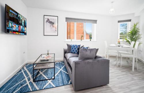 Cradley Heath Apartment | 2 Bedroom Apartment - Off-Street Parking - WIFI - Netflix - Top Rated - 49C