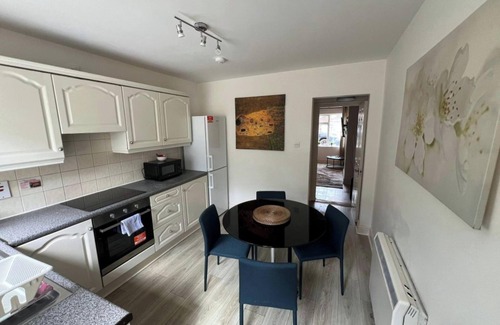 Ballsbridge Apartment | 2 Bedroom Apartment Near National Print Museum