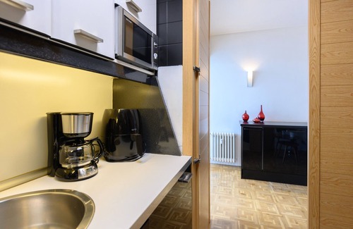 Cuatro Caminos Apartment | 2 Bedroom Apartment with City Views - Comfort and Style in Madrid