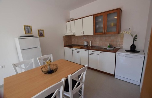Mandre Apartment | 2-bedroom apartment with private terrace and shared swimming pool