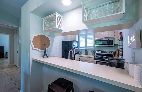 Palm Beach Gardens Cottage | 2-bedroom cottage just a 14-minute walk to PGA National