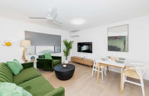 Pimlico Apartment | 2-Bedroom Comfort near Mater Hospital Pimlico