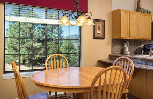 Flagstaff Resort | 2 Bedroom Condo, Sleeps 6, Full Kitchen, Golf, at Wyndham Flagstaff Resort!