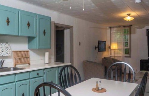 Tay Valley Cabin | 2-Bedroom Cottage #4 "Bradd"