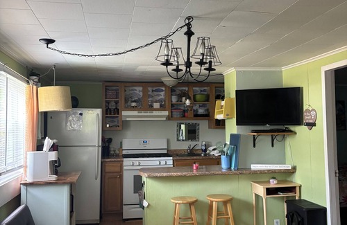 Moultonborough Cottage | 2 BEDROOM COTTAGE ON LAKE WINNIPESAUKEE, BEAUTIFUL BEACH, BREATHTAKING SUNSETS!