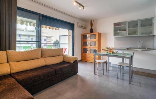 Chilches Apartment | 2 Bedroom Cozy Apartment In Moncafar