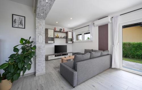 Duga Resa House | 2 Bedroom Cozy Home In Duga Resa