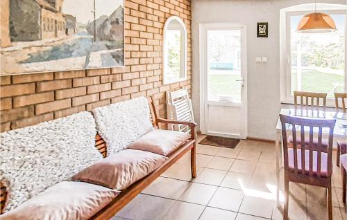 Nowe Warpno House | 2 Bedroom Cozy Home In Nowe Warpno