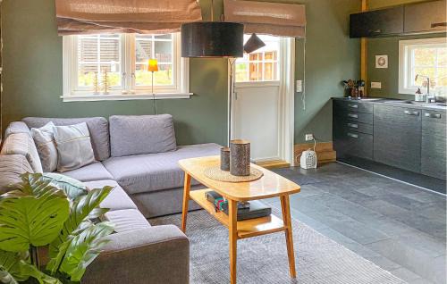 Sykkylven House | 2 Bedroom Cozy Home In Straumgjerde